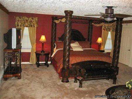 Rock Laurel Bed And Breakfast Candler Pokoj fotografie
